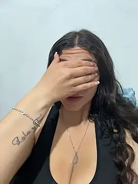 arieel  722 online show from November 28, 2025, 3:53 am