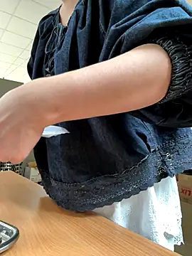 Snapshot of PhuongNhi21 chatting on October 14, 2025, 1:17 am PhuongNhi21 online show from October 14, 2025, 1:17 am