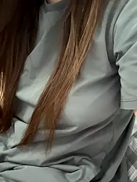 Snapshot of PhuongNhi21 chatting on October 15, 2025, 2:06 pm PhuongNhi21 online show from October 15, 2025, 2:06 pm