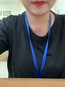 Snapshot of PhuongNhi21 chatting on October 16, 2025, 2:12 am PhuongNhi21 online show from October 16, 2025, 2:12 am