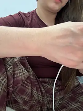 Snapshot of PhuongNhi21 chatting on October 23, 2025, 1:43 pm PhuongNhi21 online show from October 23, 2025, 1:43 pm