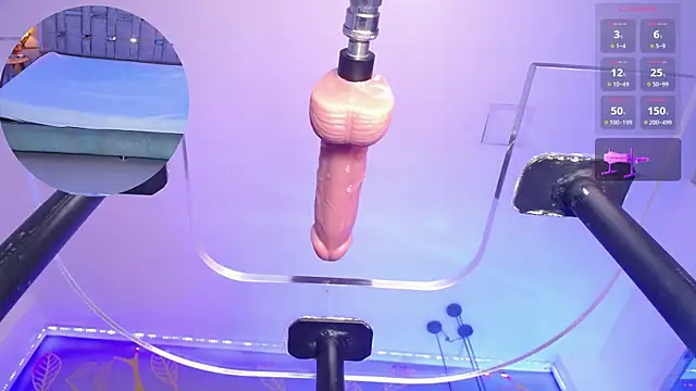 NinaCapelli online show from November 18, 2025, 4:39 am