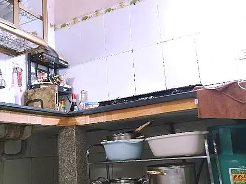 Snapshot of single-mom2x chatting on December 4, 2025, 10:35 am single-mom2x online show from December 4, 2025, 10:35 am