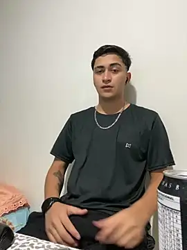 Snapshot of Tavinho067 chatting on November 12, 2025, 2:34 am Tavinho067 online show from November 12, 2025, 2:34 am