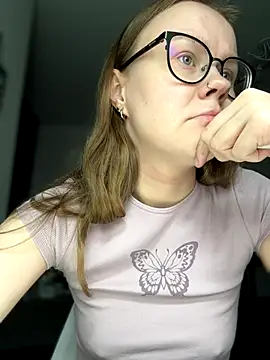 Snapshot of _CherryBloom_ chatting on October 29, 2025, 2:19 pm CherryBloom online show from October 29, 2025, 2:19 pm