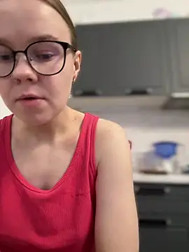 Snapshot of _CherryBloom_ chatting on November 15, 2025, 8:55 am CherryBloom online show from November 15, 2025, 8:55 am