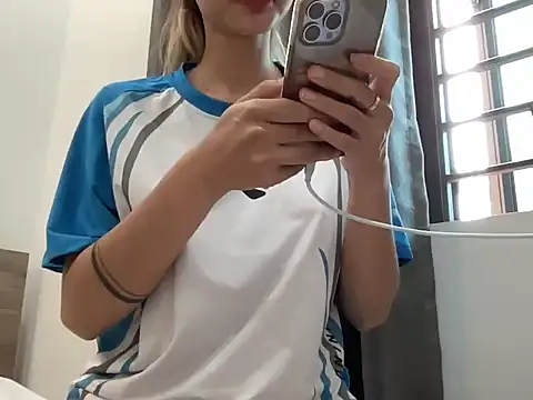 Snapshot of Min_sara69 chatting on October 14, 2025, 8:04 am Min sara69 online show from October 14, 2025, 8:04 am