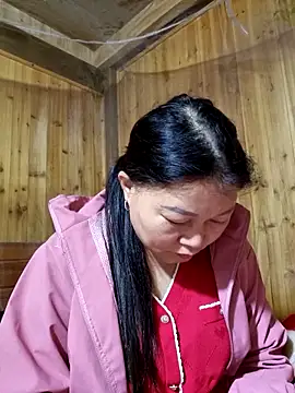 Snapshot of yoowwmr chatting on October 23, 2025, 12:10 am yoowwmr online show from October 23, 2025, 12:10 am