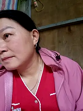 Snapshot of yoowwmr chatting on October 24, 2025, 12:52 am yoowwmr online show from October 24, 2025, 12:52 am