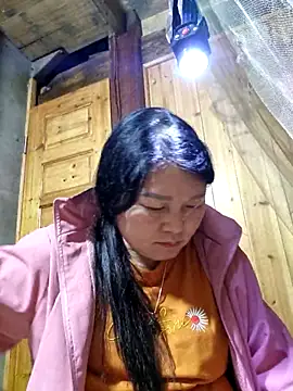 Snapshot of yoowwmr chatting on October 29, 2025, 1:46 pm yoowwmr online show from October 29, 2025, 1:46 pm