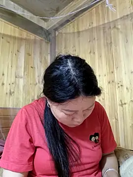 Snapshot of yoowwmr chatting on October 31, 2025, 2:40 pm yoowwmr online show from October 31, 2025, 2:40 pm