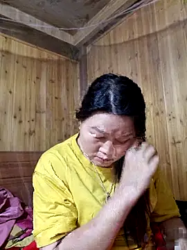 Snapshot of yoowwmr chatting on November 4, 2025, 3:33 pm yoowwmr online show from November 4, 2025, 3:33 pm