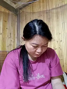 Snapshot of yoowwmr chatting on November 6, 2025, 3:57 pm yoowwmr online show from November 6, 2025, 3:57 pm