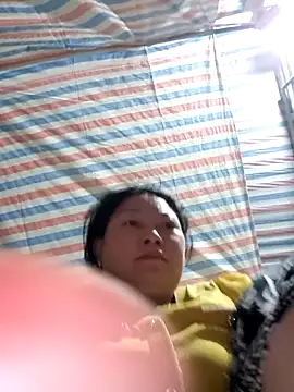 Snapshot of yoowwmr chatting on November 7, 2025, 4:51 pm yoowwmr online show from November 7, 2025, 4:51 pm