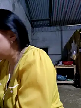 Snapshot of yoowwmr chatting on November 15, 2025, 11:29 am yoowwmr online show from November 15, 2025, 11:29 am