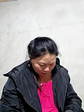 Snapshot of yoowwmr chatting on November 22, 2025, 12:59 pm yoowwmr online show from November 22, 2025, 12:59 pm