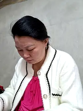 Snapshot of yoowwmr chatting on November 24, 2025, 1:49 am yoowwmr online show from November 24, 2025, 1:49 am