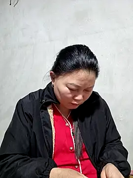 Snapshot of yoowwmr chatting on November 25, 2025, 2:50 pm yoowwmr online show from November 25, 2025, 2:50 pm