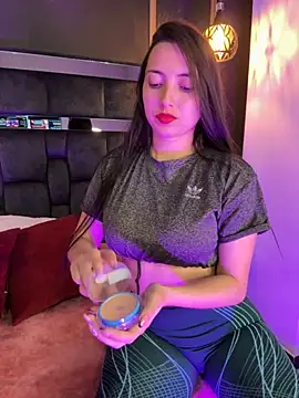 Snapshot of AndieJones_ chatting on November 21, 2025, 12:37 pm AndieJones online show from November 21, 2025, 12:37 pm