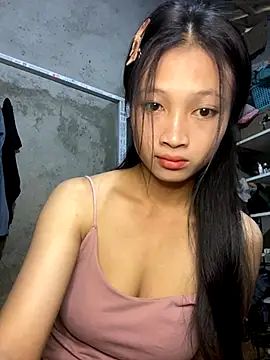 Snapshot of vyvy777 chatting on September 23, 2025, 12:35 am vyvy777 online show from September 23, 2025, 12:35 am