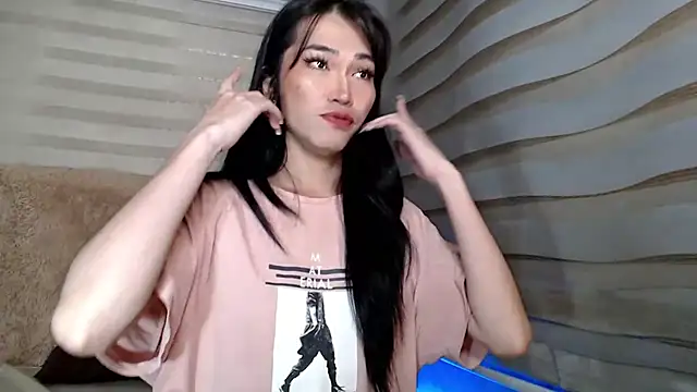 Snapshot of lovelychanel69xx chatting on October 5, 2025, 11:02 pm lovelychanel69xx online show from October 5, 2025, 11:02 pm