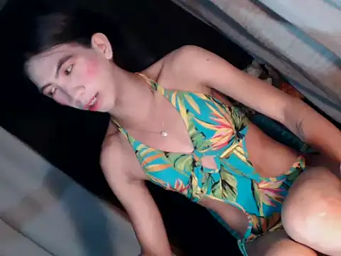 xyourdreamtrans online show from October 7, 2025, 9:39 am