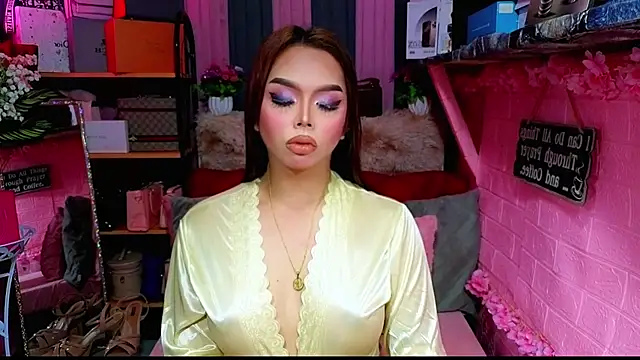 MoniqueCeleste online show from November 21, 2025, 3:49 am