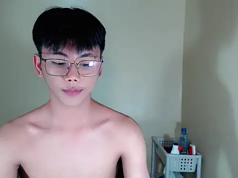 Snapshot of ynotyu chatting on November 5, 2025, 1:55 pm ynotyu online show from November 5, 2025, 1:55 pm