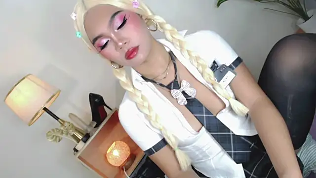 miyaa Moore online show from November 17, 2025, 5:30 pm