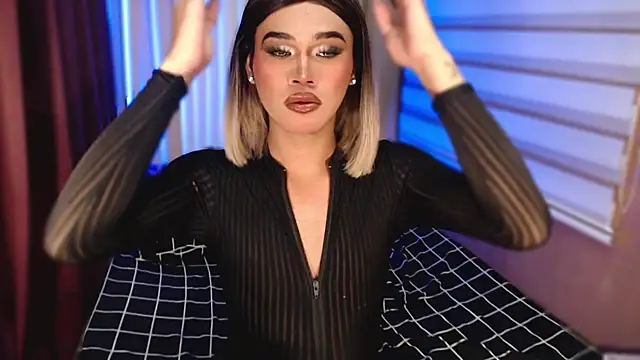 Snapshot of _tipsandchips chatting on November 10, 2025, 7:24 pm tipsandchips online show from November 10, 2025, 7:24 pm