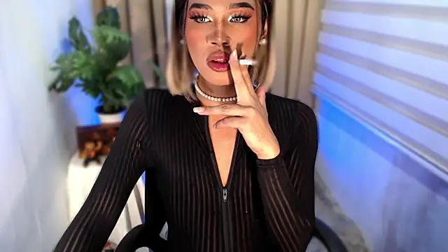 Snapshot of _tipsandchips chatting on December 3, 2025, 5:11 pm tipsandchips online show from December 3, 2025, 5:11 pm