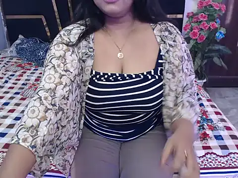 Snapshot of yours-ishika chatting on November 17, 2025, 8:42 am yours-ishika online show from November 17, 2025, 8:42 am