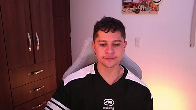 domsantiago  online show from October 25, 2025, 1:24 am