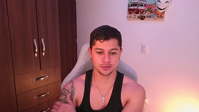 domsantiago  online show from November 5, 2025, 2:11 am