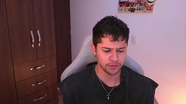 domsantiago  online show from November 19, 2025, 2:55 am