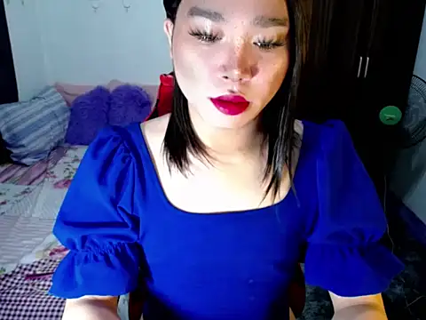 Urassiansweetcummer online show from September 19, 2025, 12:56 am