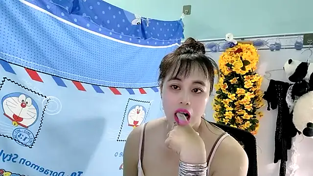 emgaixinhngoan online show from September 29, 2025, 3:55 am