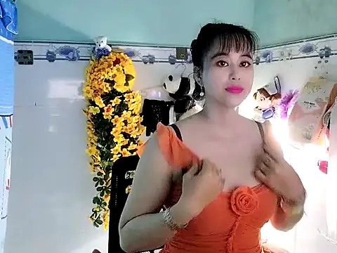 emgaixinhngoan online show from October 5, 2025, 4:33 am