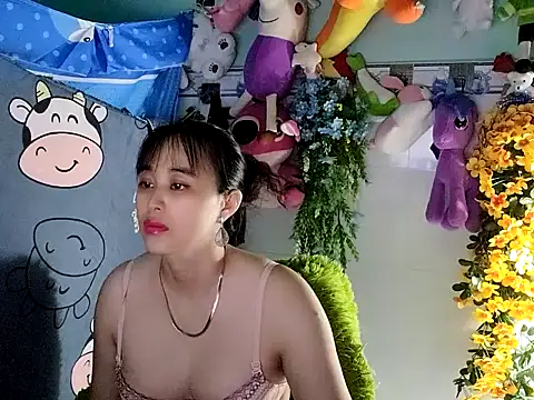 emgaixinhngoan online show from November 17, 2025, 4:18 am