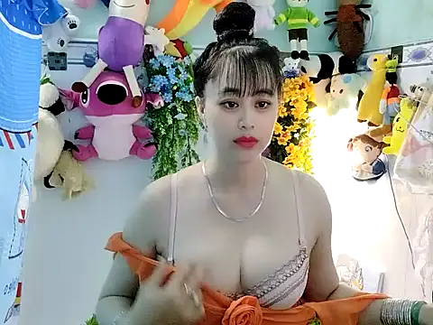 emgaixinhngoan online show from November 20, 2025, 2:45 am