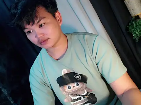 Reynelcock online show from September 16, 2025, 5:19 am