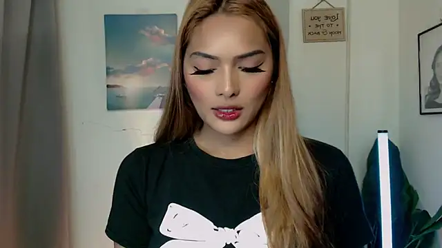 Snapshot of Wena_Larson88 chatting on September 18, 2025, 9:11 am Wena Larson88 online show from September 18, 2025, 9:11 am