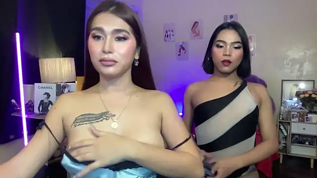 Snapshot of CassieXMarga chatting on November 10, 2025, 1:54 pm CassieXMarga online show from November 10, 2025, 1:54 pm