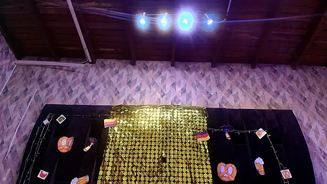 wensheng  online show from September 17, 2025, 7:15 pm