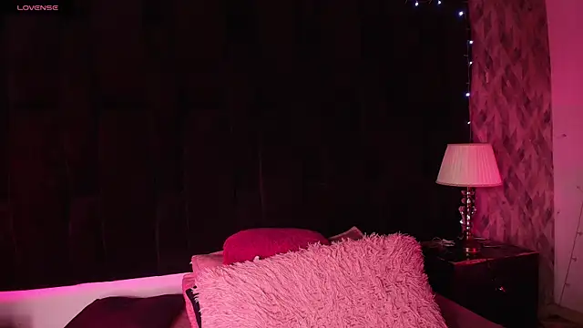 wensheng  online show from November 7, 2025, 7:14 pm