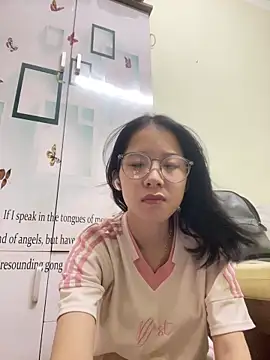 Snapshot of meomeo2k6 chatting on October 21, 2025, 1:56 pm meomeo2k6 online show from October 21, 2025, 1:56 pm