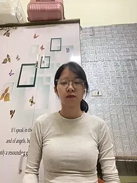 Snapshot of meomeo2k6 chatting on December 15, 2025, 2:10 pm meomeo2k6 online show from December 15, 2025, 2:10 pm