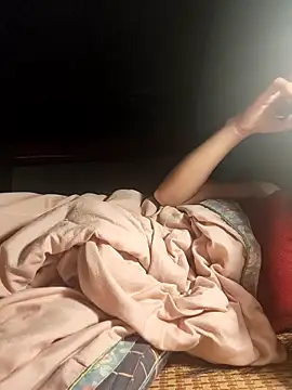 Du-Uyen online show from November 15, 2025, 1:36 am