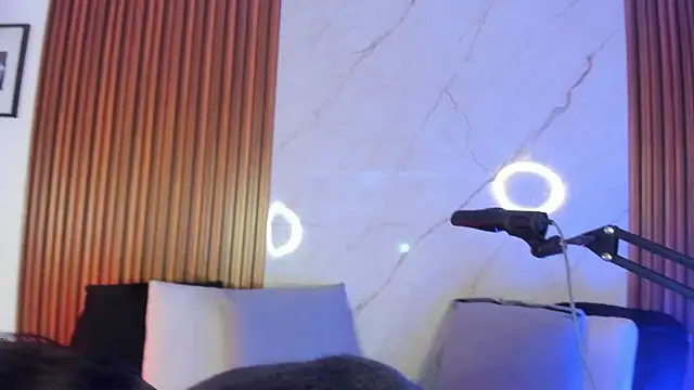 luixdust  online show from October 13, 2025, 9:37 pm