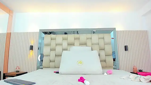 Snapshot of ikia_lopez_ chatting on December 13, 2025, 7:53 pm ikia lopez online show from December 13, 2025, 7:53 pm